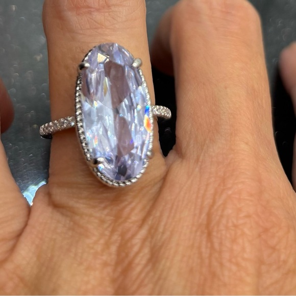 Gorgeous, solitaire, purple white silver tone, rhinestone ring 6 - Picture 7 of 11